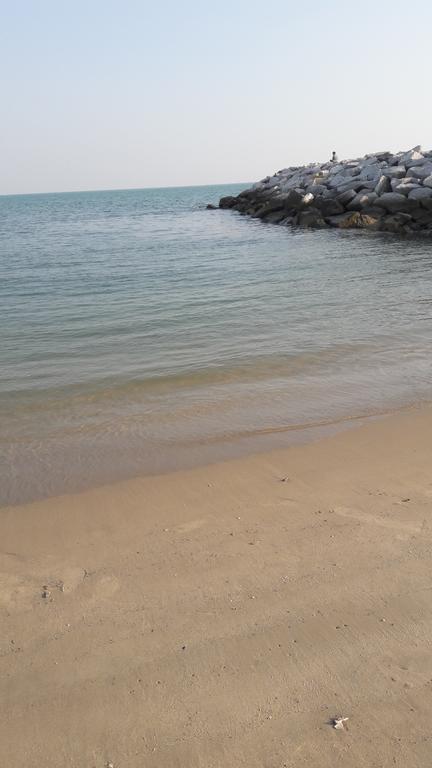 Sabaidee Beach Rayong Exteriör bild